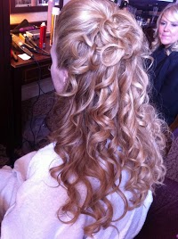 Michelle Street Hairdressing 303693 Image 0