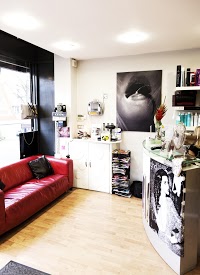 Go Bananas Hair Company in Birmingham B28 8AE Go Bananas Hair Company in Birmingham B28 8AE