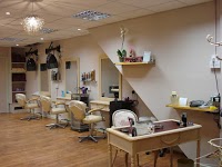 Pierrettes Hair Salon 325978 Image 0
